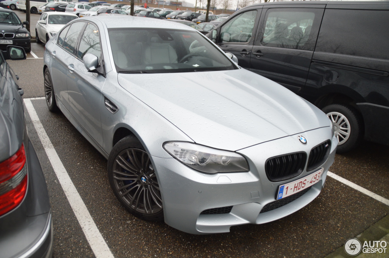 BMW M5 F10 2011