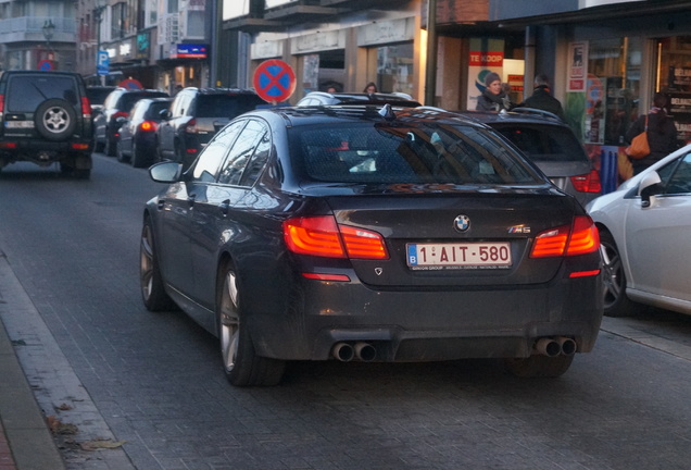 BMW M5 F10 2011