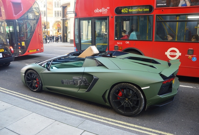 Lamborghini Aventador LP700-4 Roadster