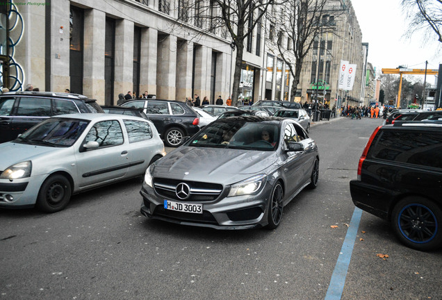 Mercedes-Benz CLA 45 AMG C117