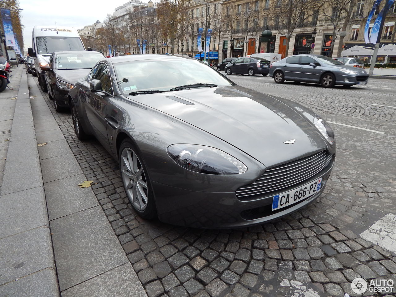 Aston Martin V8 Vantage