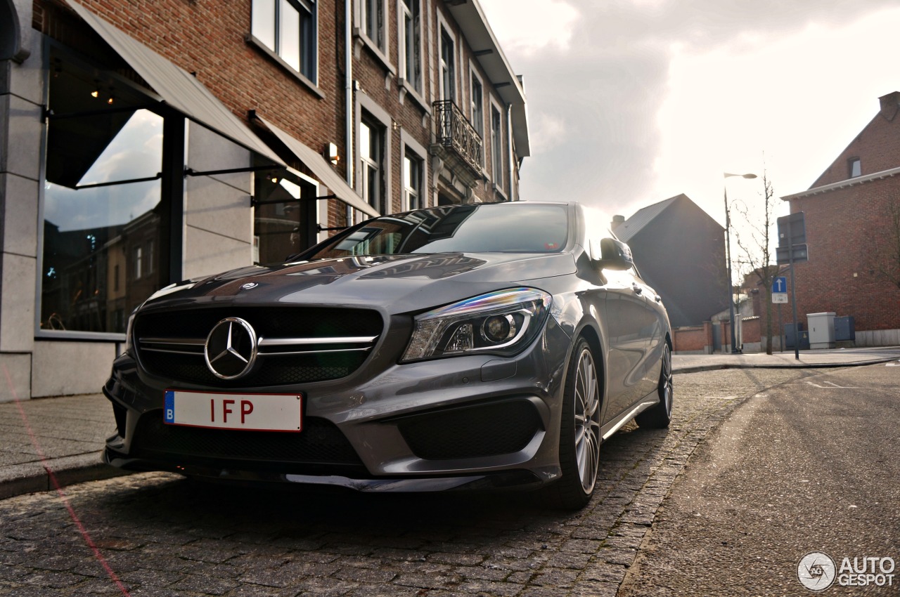 Mercedes-Benz CLA 45 AMG C117