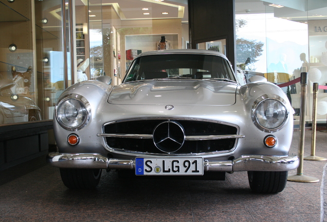 Mercedes-Benz 300 SL Gullwing V8 AMG