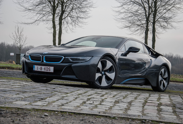 BMW i8