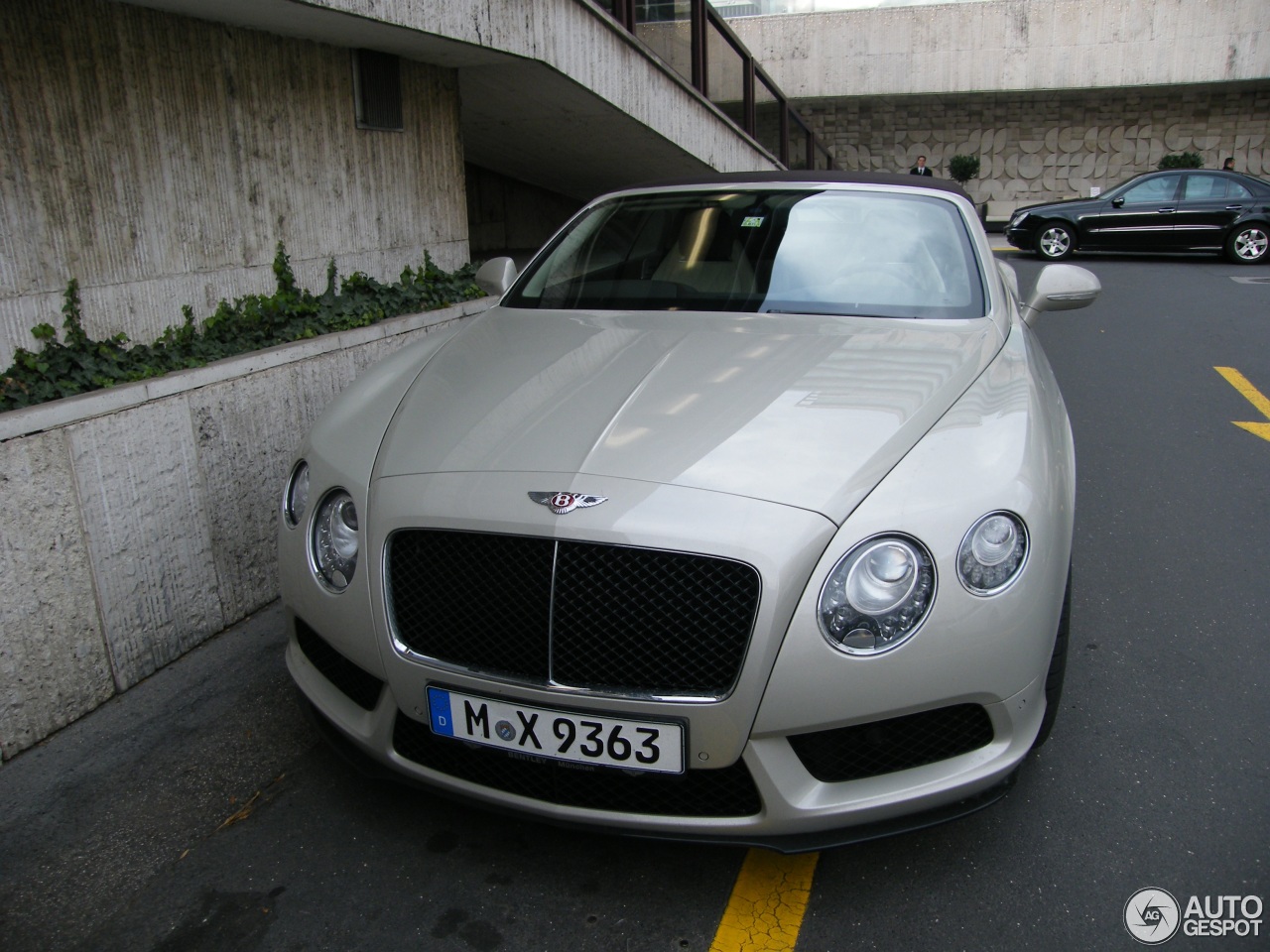 Bentley Continental GTC V8 S