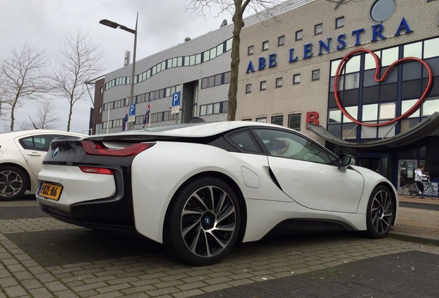 BMW i8