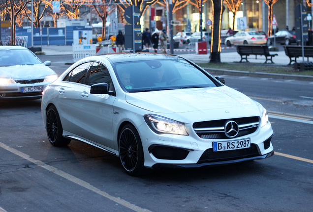 Mercedes-Benz CLA 45 AMG C117