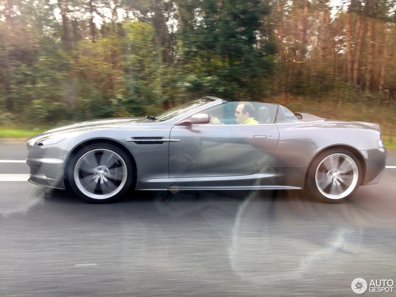 Aston Martin DBS Volante