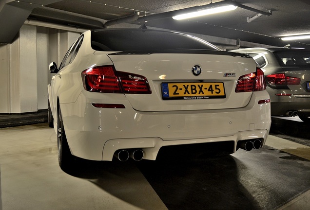 BMW M5 F10 2011