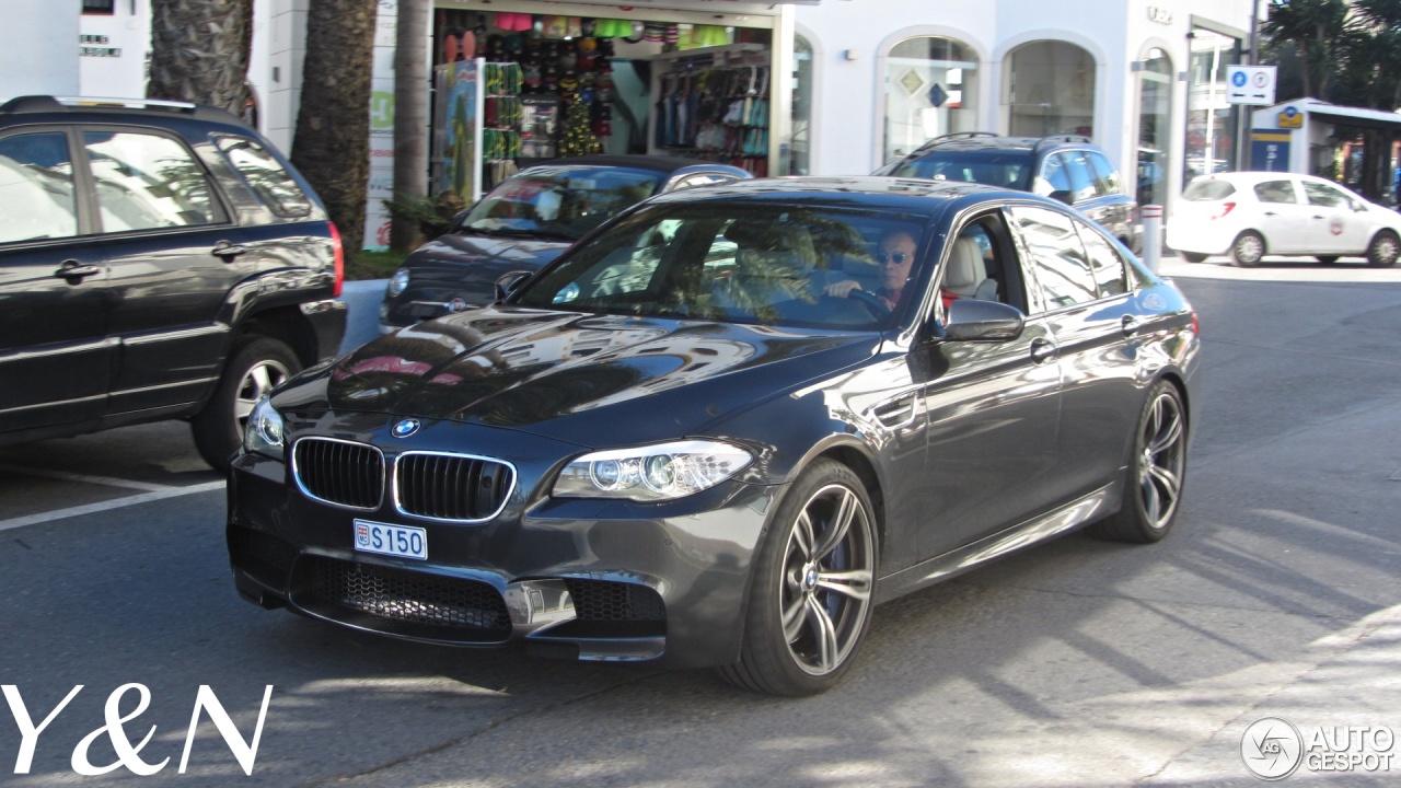 BMW M5 F10 2011