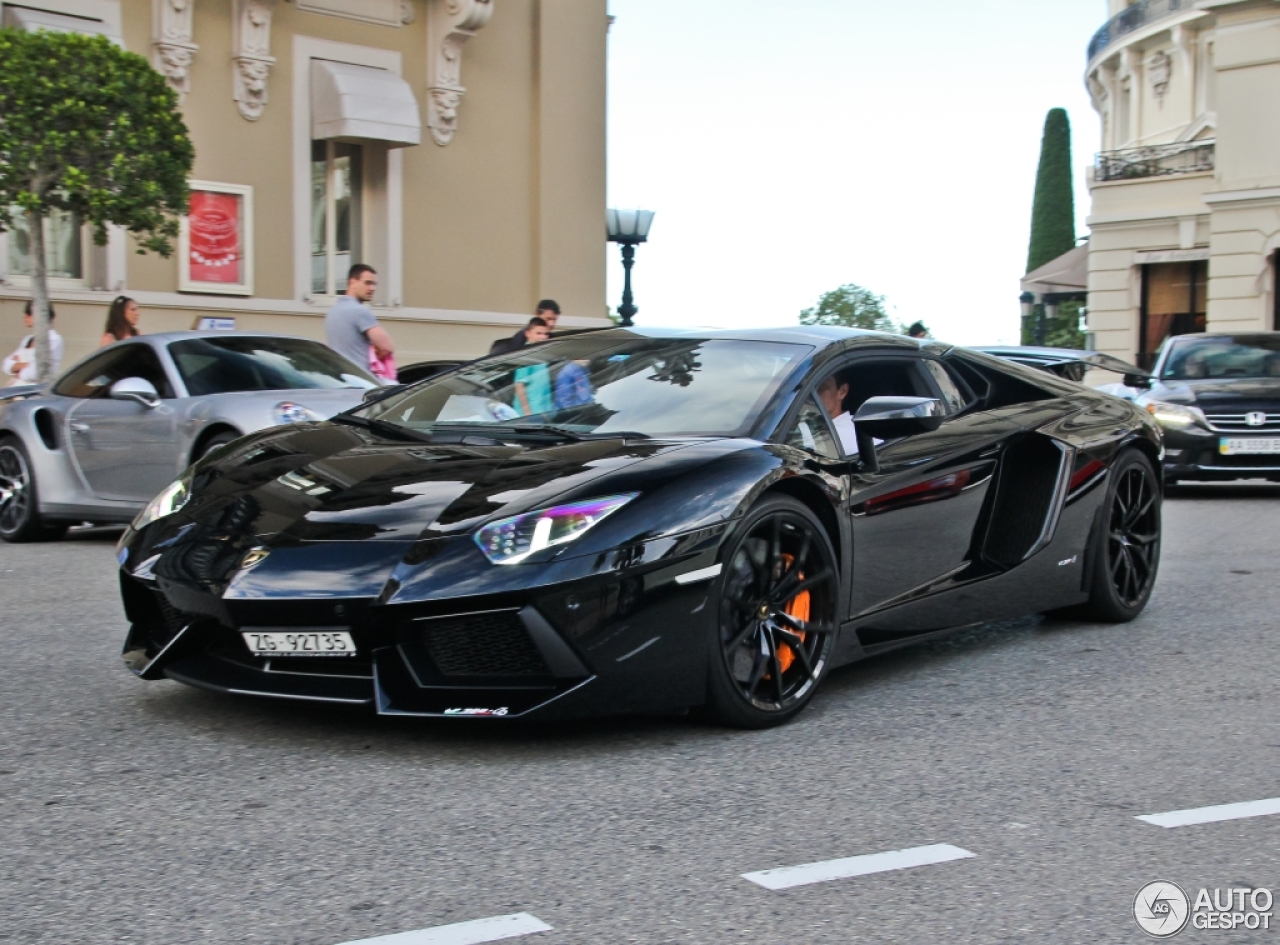 Lamborghini Aventador LP700-4 Roadster