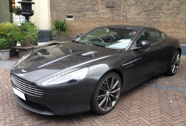 Aston Martin Virage 2011