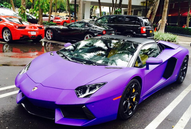 Lamborghini Aventador LP700-4 Roadster