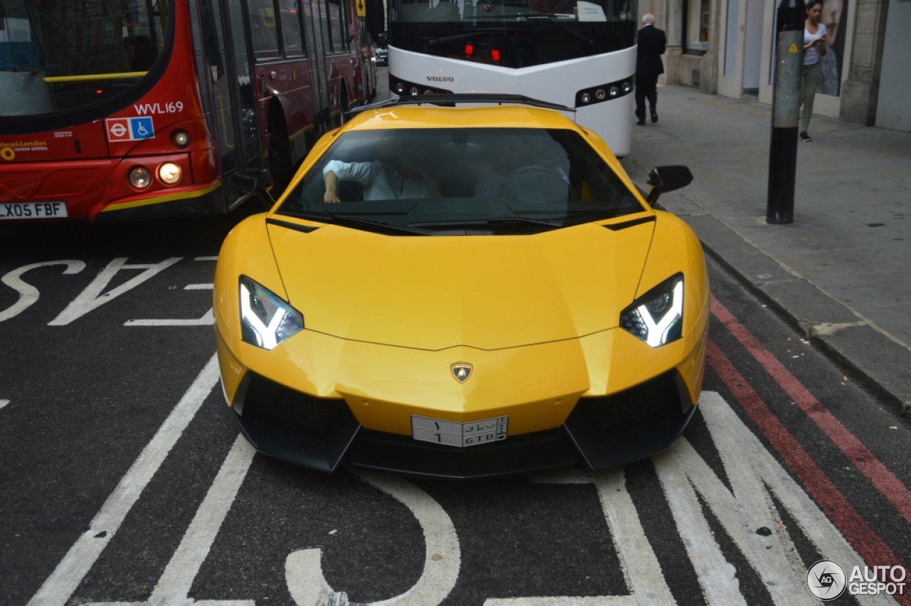 Lamborghini Aventador LP700-4