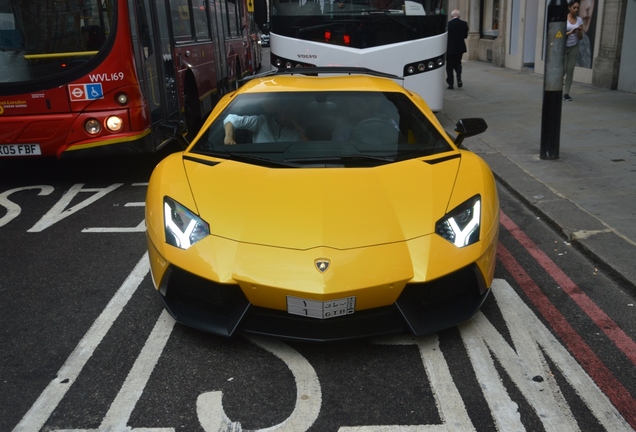 Lamborghini Aventador LP700-4