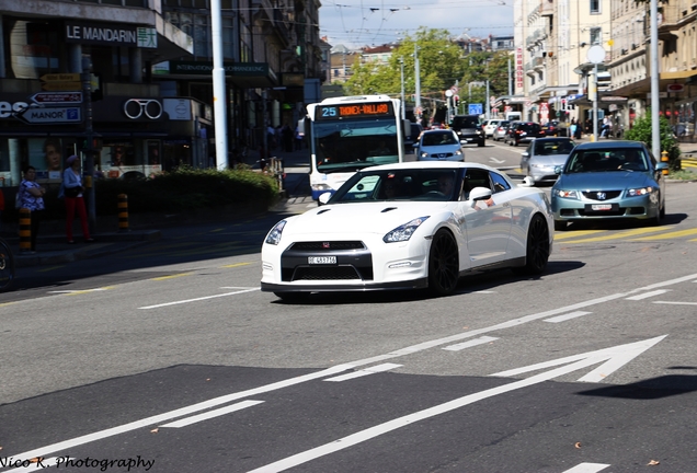 Nissan GT-R 2011