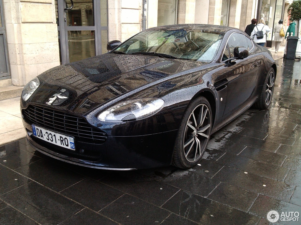 Aston Martin V8 Vantage