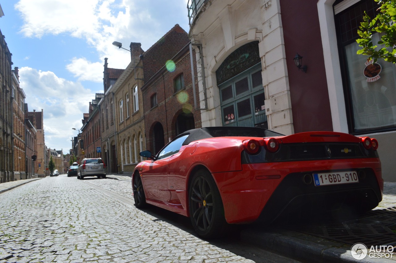 Ferrari Scuderia Spider 16M