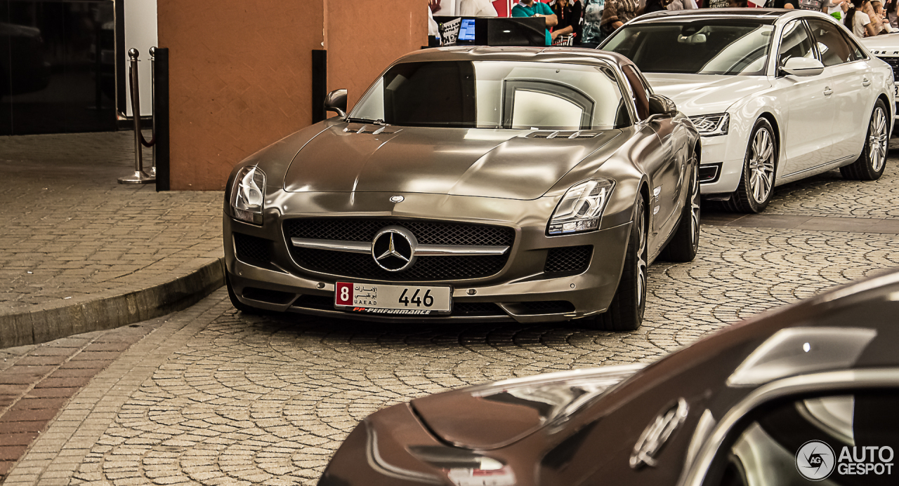 Mercedes-Benz SLS AMG