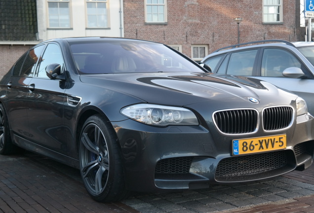 BMW M5 F10 2011