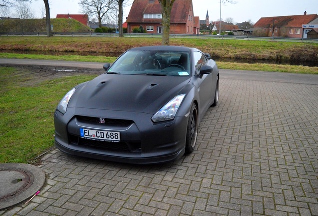 Nissan GT-R