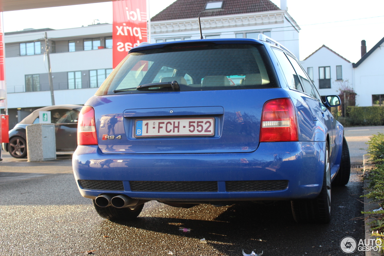 Audi RS4 Avant B5