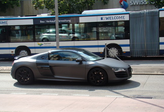 Audi R8 V10