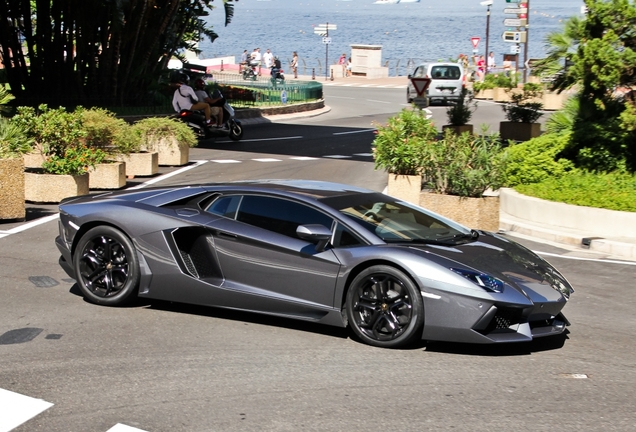 Lamborghini Aventador LP700-4