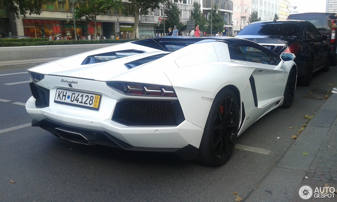 Lamborghini Aventador LP700-4 Roadster