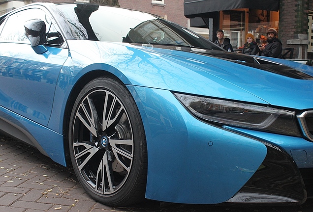 BMW i8