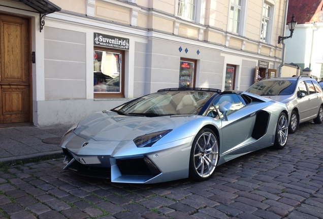 Lamborghini Aventador LP700-4 Roadster