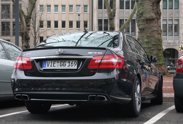 Mercedes-Benz E 63 AMG W212 V8 Biturbo