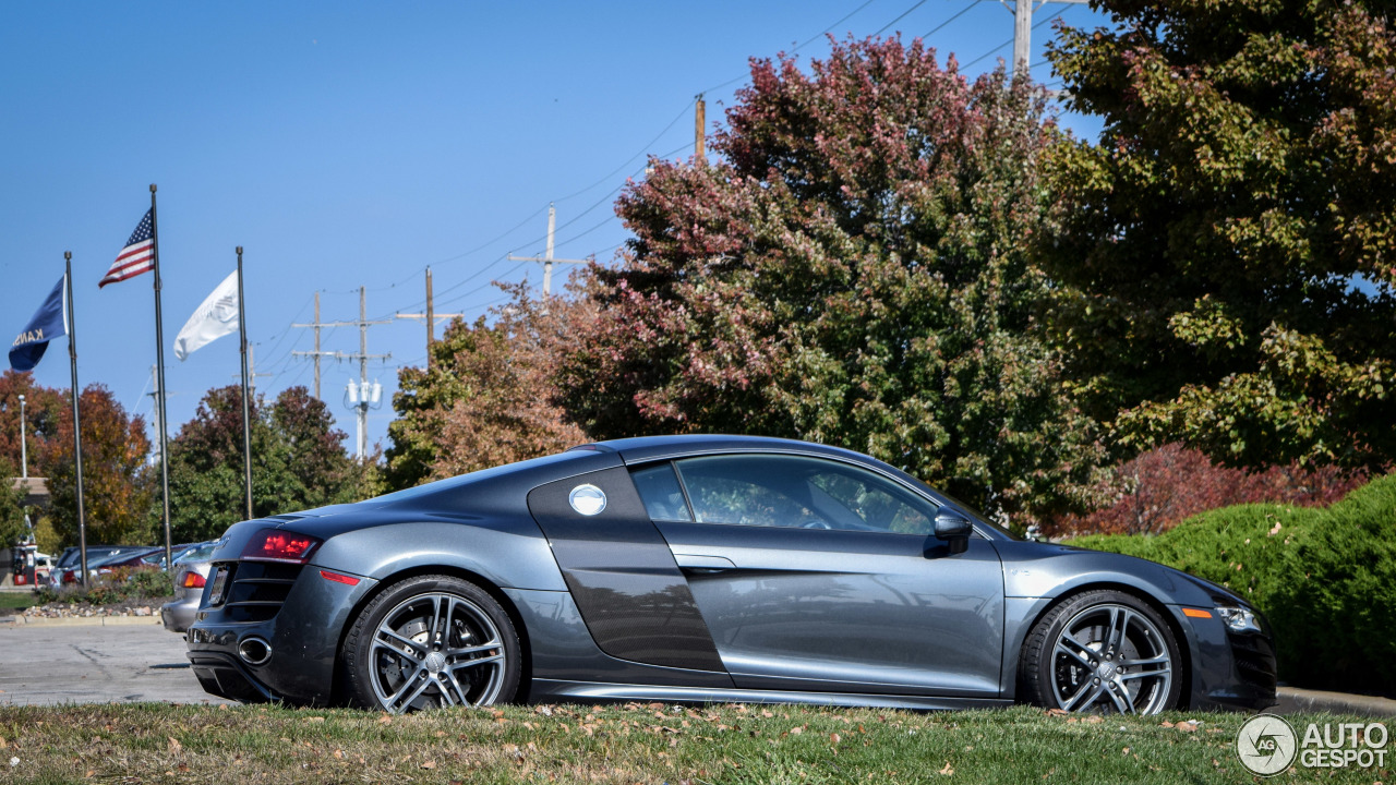 Audi R8 V10