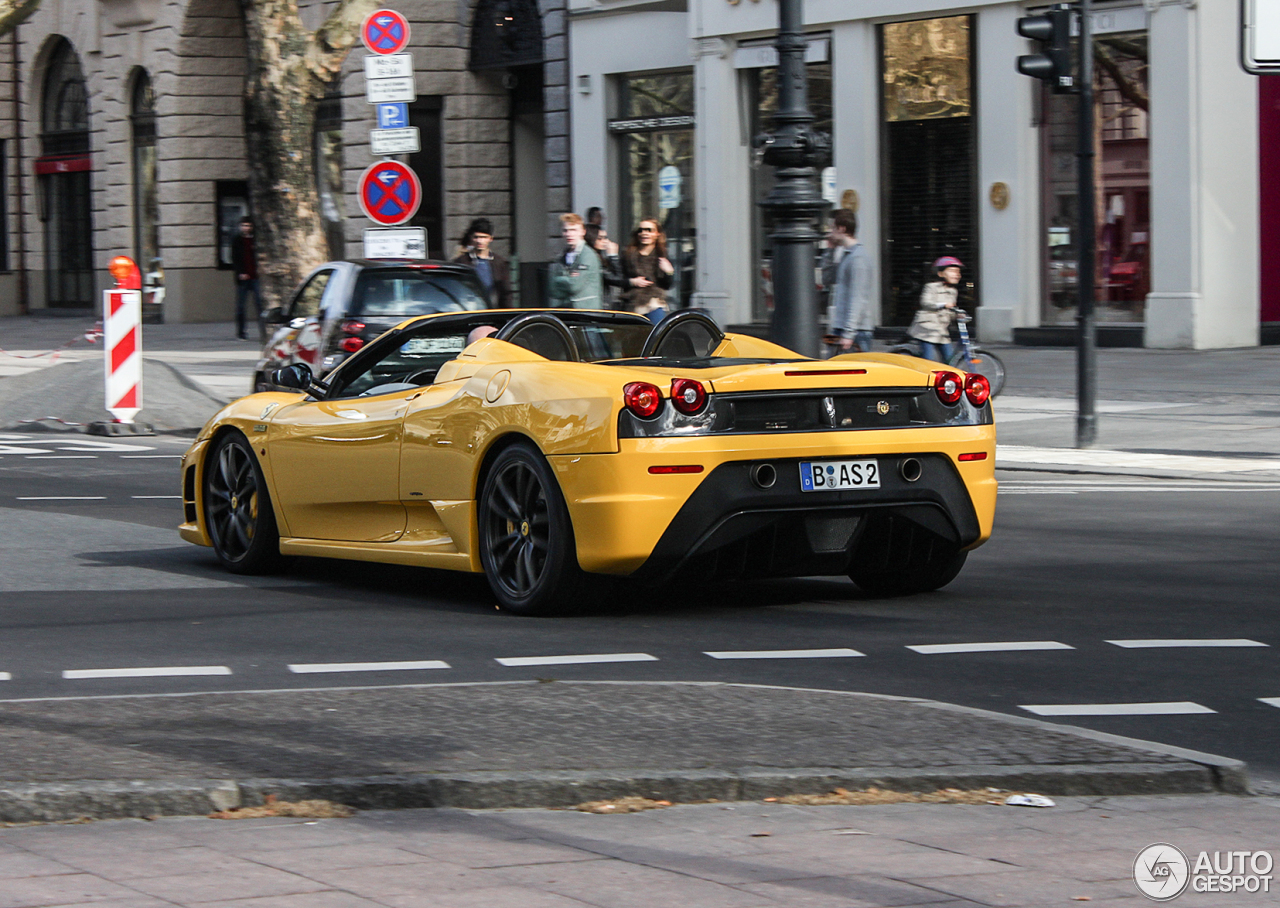 Ferrari Scuderia Spider 16M