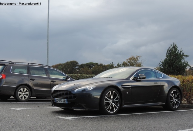 Aston Martin V8 Vantage 2012