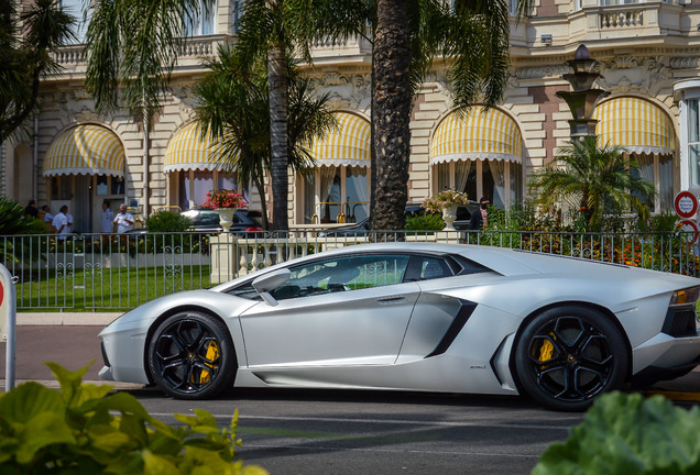 Lamborghini Aventador LP700-4