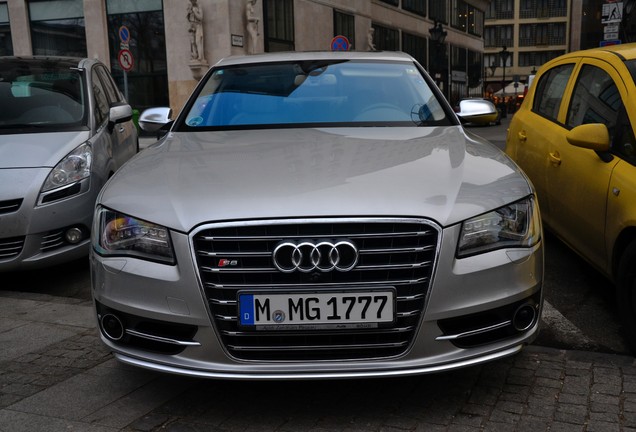 Audi S8 D4