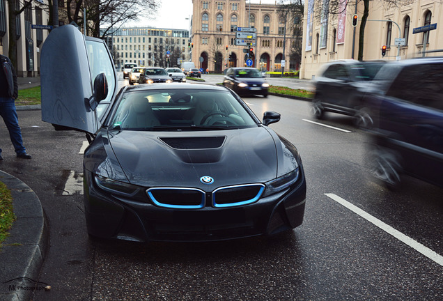 BMW i8