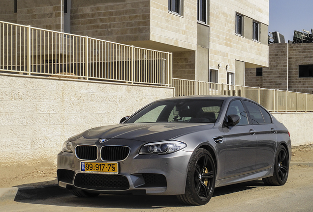 BMW M5 F10 2011