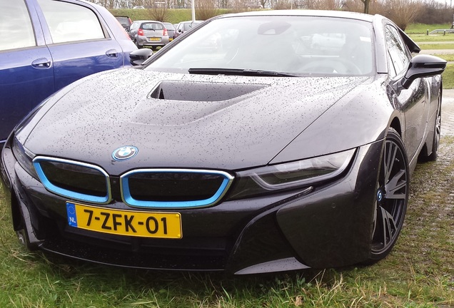 BMW i8