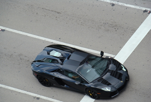 Lamborghini Aventador LP700-4 Roadster