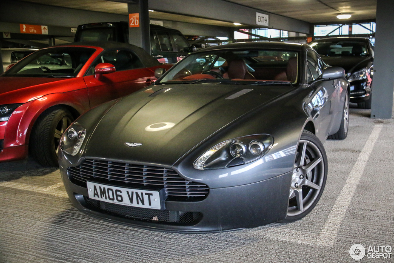 Aston Martin V8 Vantage