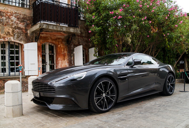 Aston Martin Vanquish 2013