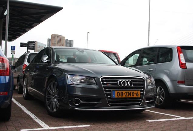 Audi S8 D4