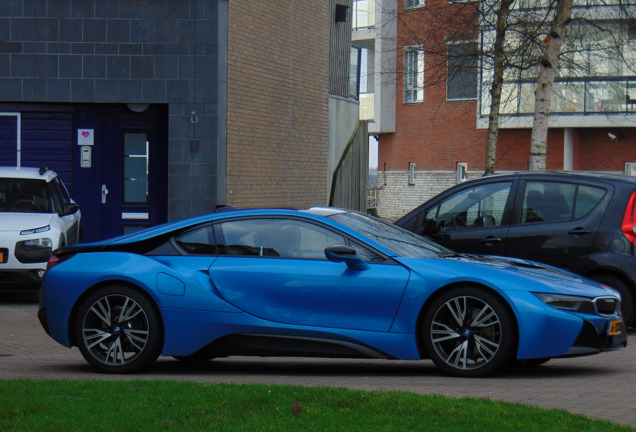 BMW i8