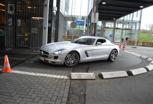 Mercedes-Benz SLS AMG