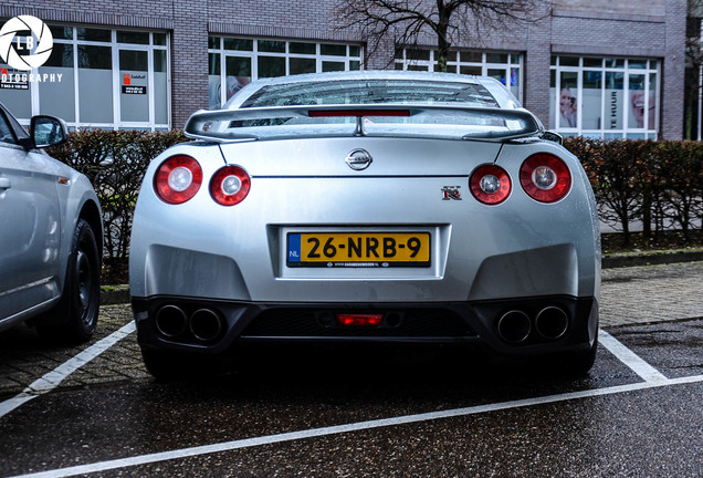 Nissan GT-R