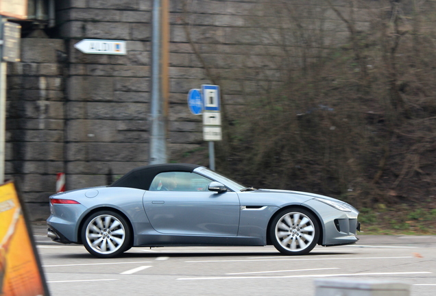 Jaguar F-TYPE S V8 Convertible