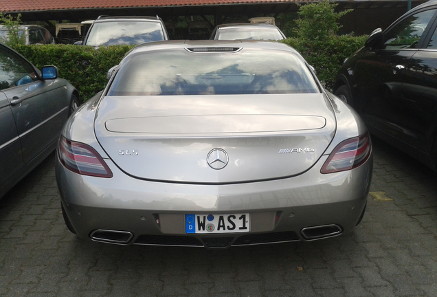 Mercedes-Benz SLS AMG