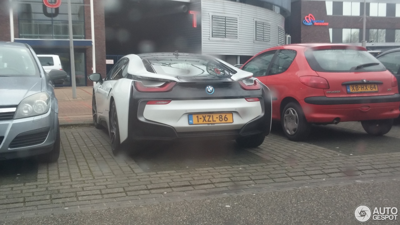 BMW i8